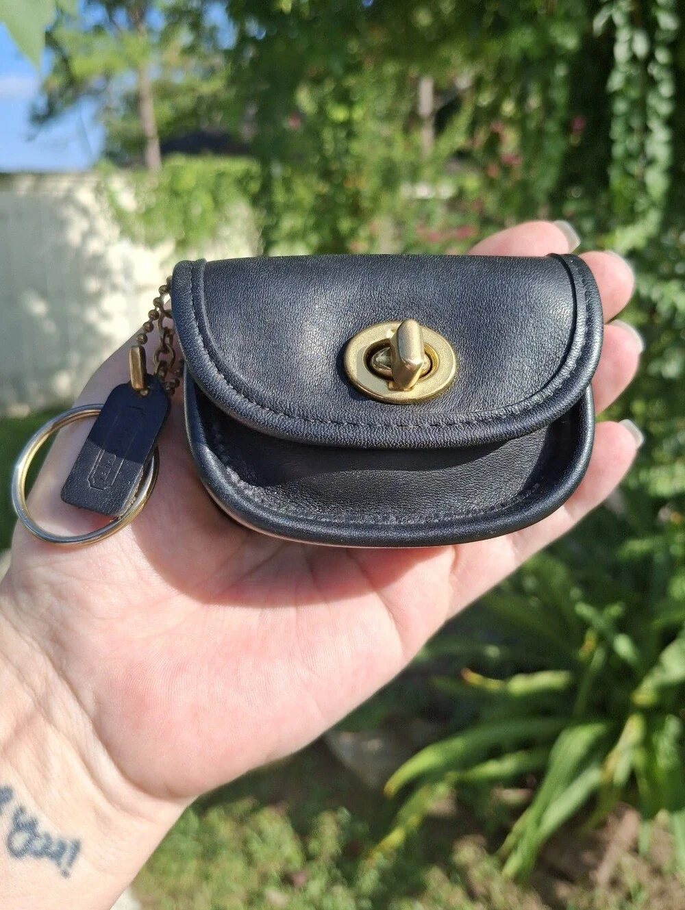 Vintage 90's Coach Black Leather Mini City Key Fob Coin Purse #7105
